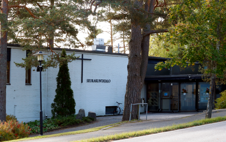 Kirkonkylän seurakuntatalo