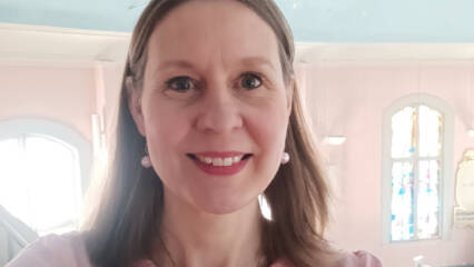 Hannele Koskinen esittää Rakkauslauluja 22.7. klo 12.00 Heinolan kirkossa